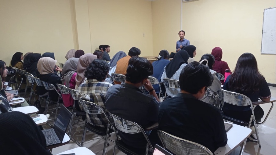 Praktisi Agribisnis Berikan Mata Kuliah Pengantar Manajemen di Prodi S1 Pendidikan Tata Niaga FEB UM