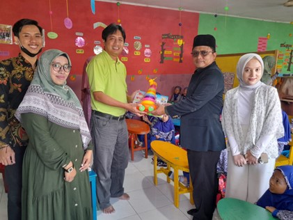 Pengembangan Wawasan Literasi Digital Marketing sebagai Variasi Usaha Ekonomi Produktif Ibu Rumah Tangga
