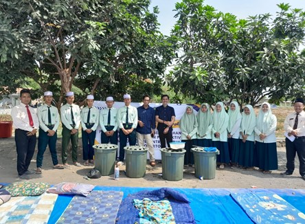 Pemberdayaan Santri Melalui Budikdamber di Pondok Pesantren Nurul Islam Mojokerto