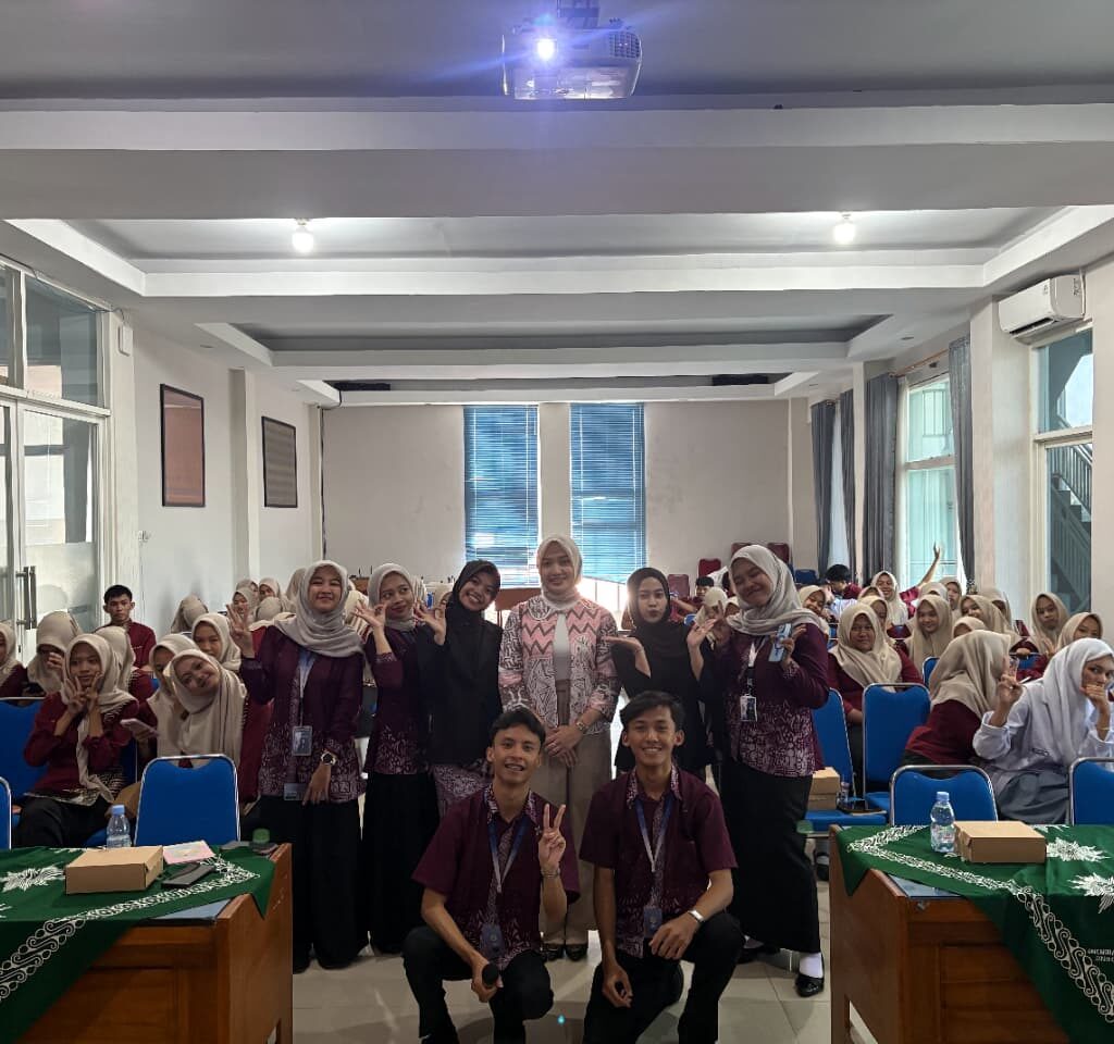 Seminar Public Speaking Jadi Upaya Mahasiswa AM UM Tingkatkan Soft Skill Siswa SMK dan Dukung Pendidikan Berkualitas SDG 4