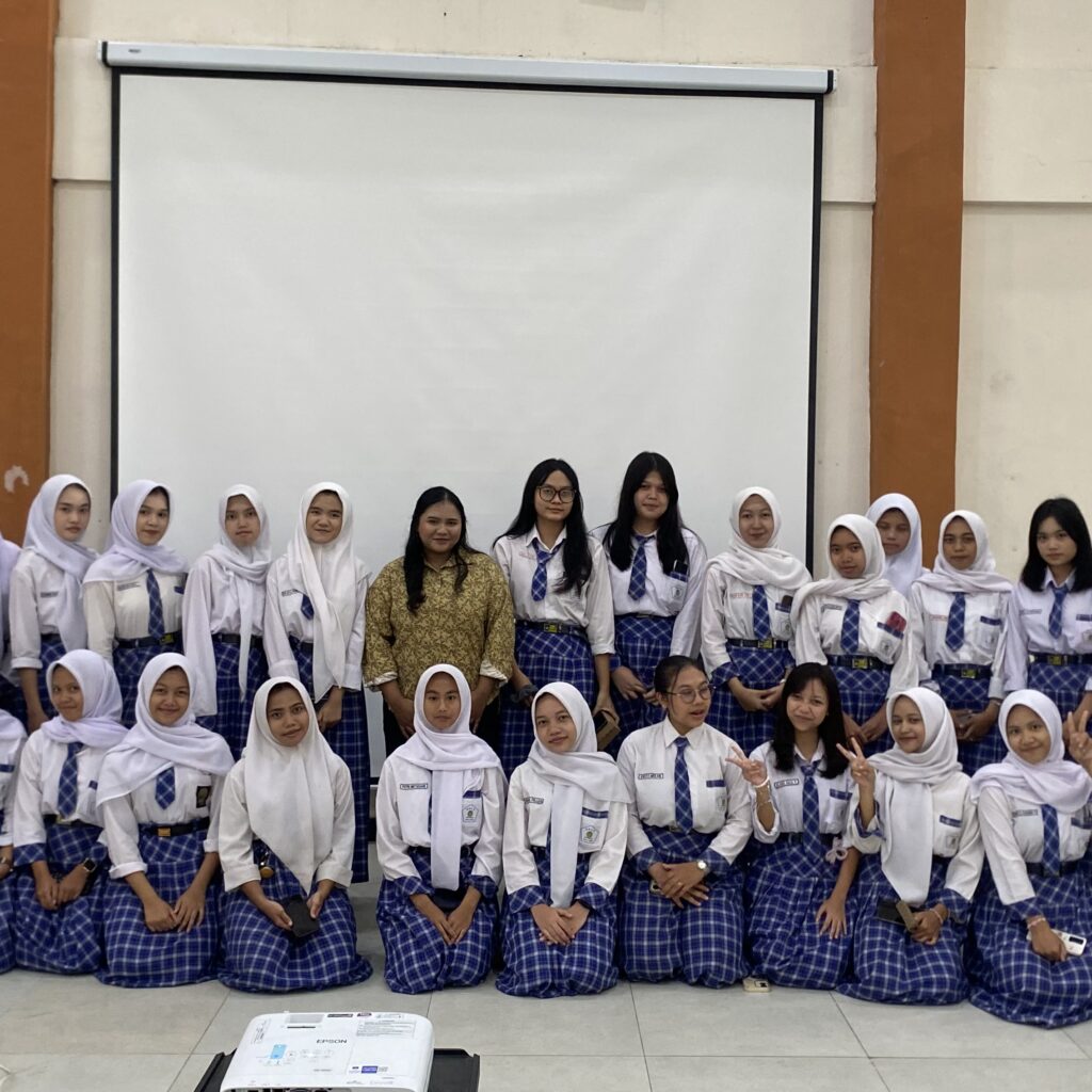Mahasiswa PADP Ajak Siswa Jadi 