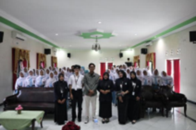 Mahasiswa AM UM Gelar Seminar Kewirausahaan Digital  di SMKN 1 Ponorogo, Cetak Generasi Founder Muda